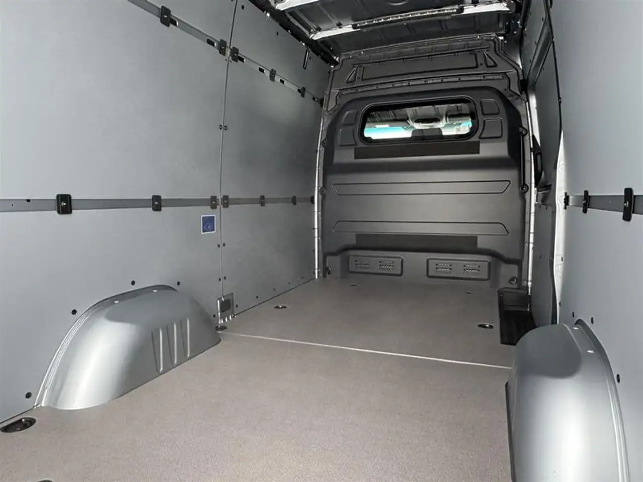 Mercedes-Benz Sprinter снимка Mercedes-Benz Sprinter
