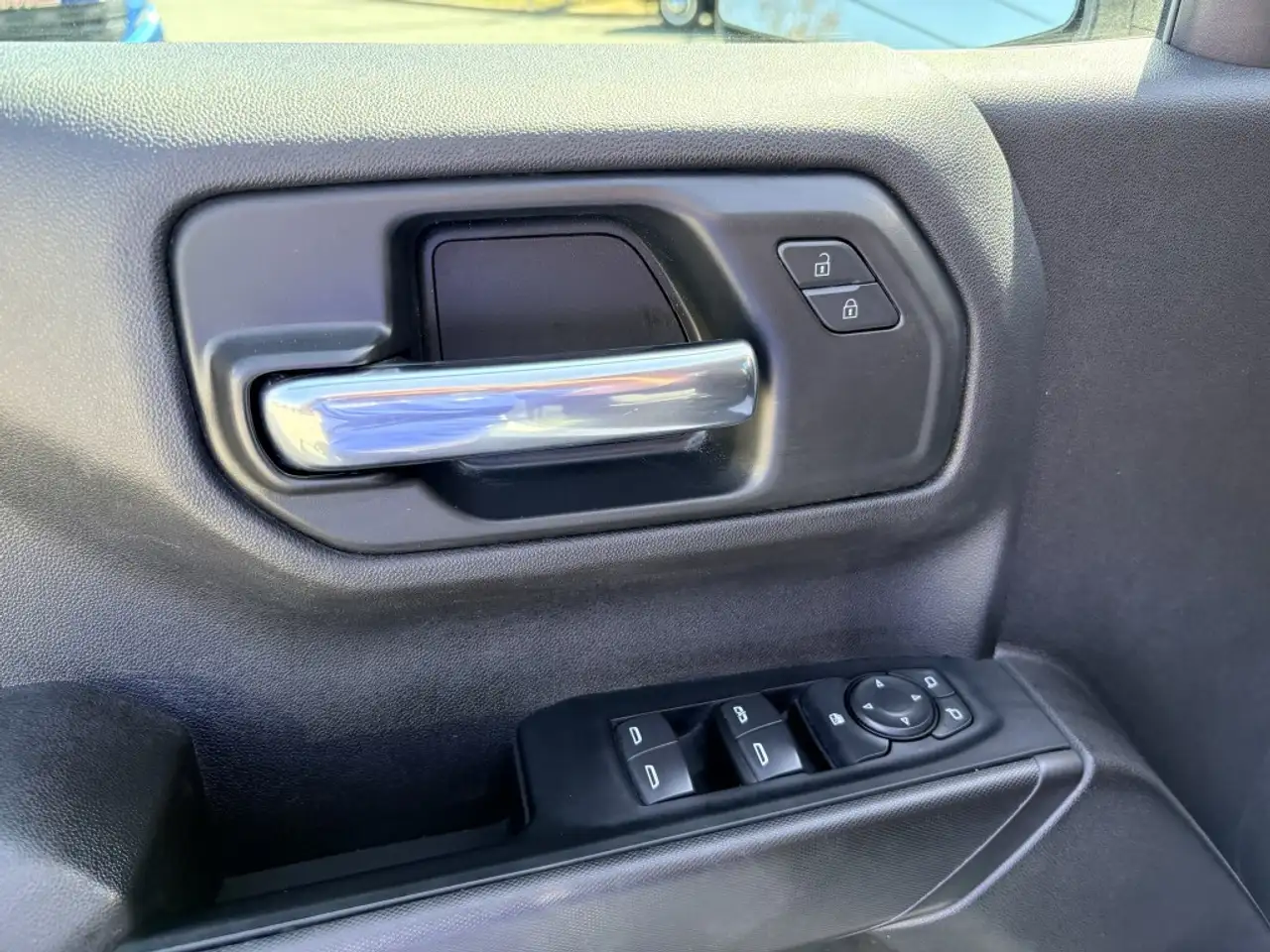 Chevrolet Silverado 1500 снимка Chevrolet Silverado 1500