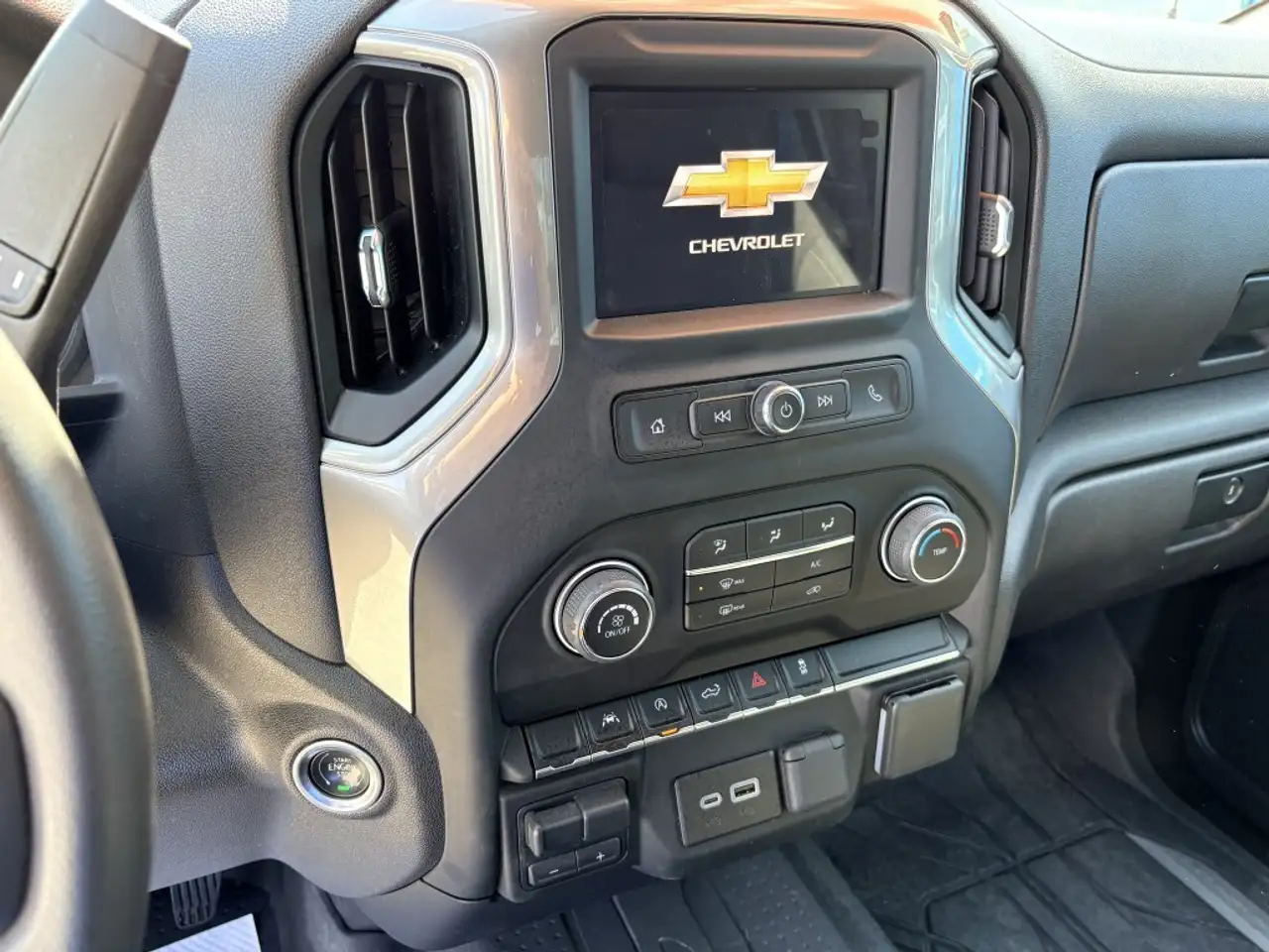 Chevrolet Silverado 1500 снимка Chevrolet Silverado 1500