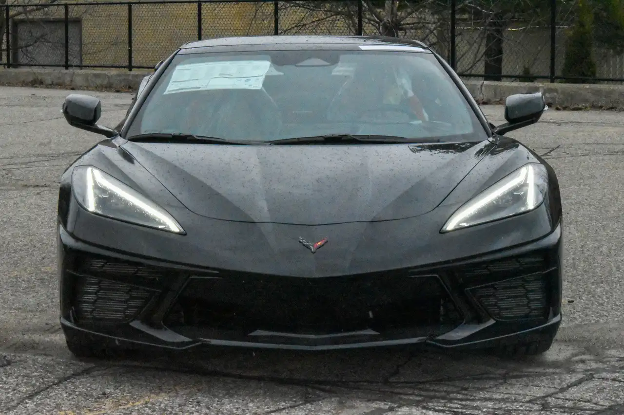 Chevrolet Corvette снимка Chevrolet Corvette