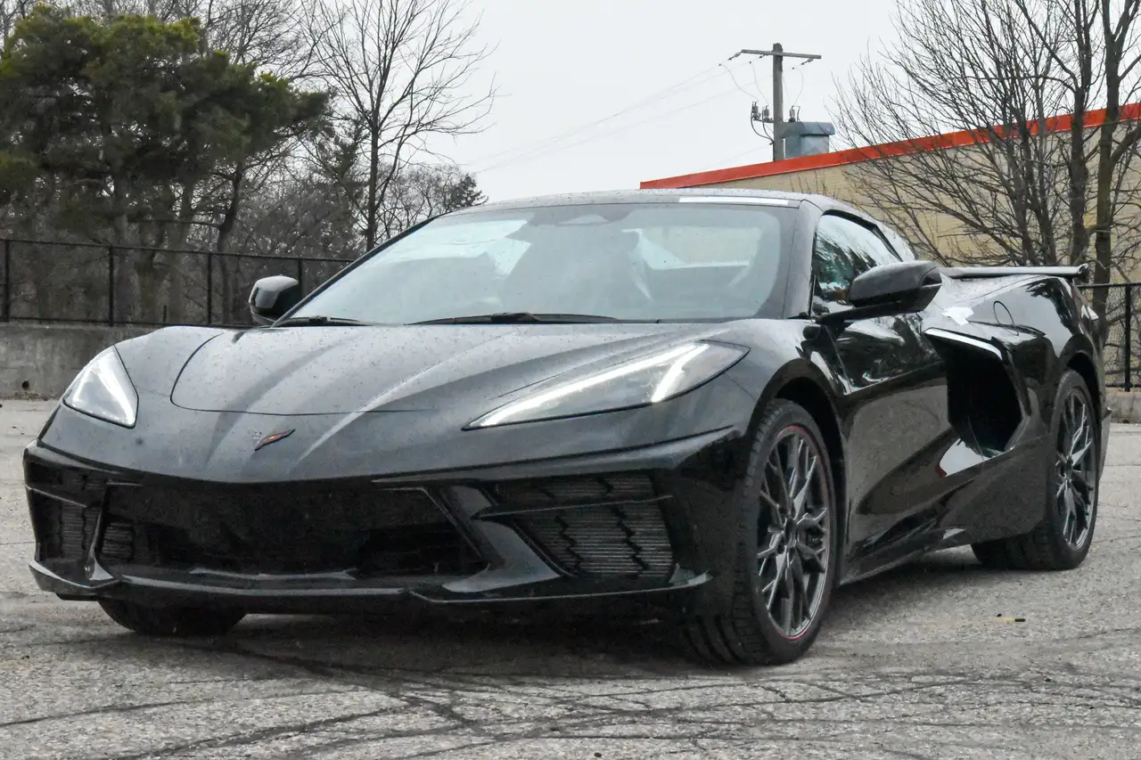 Chevrolet Corvette снимка Chevrolet Corvette