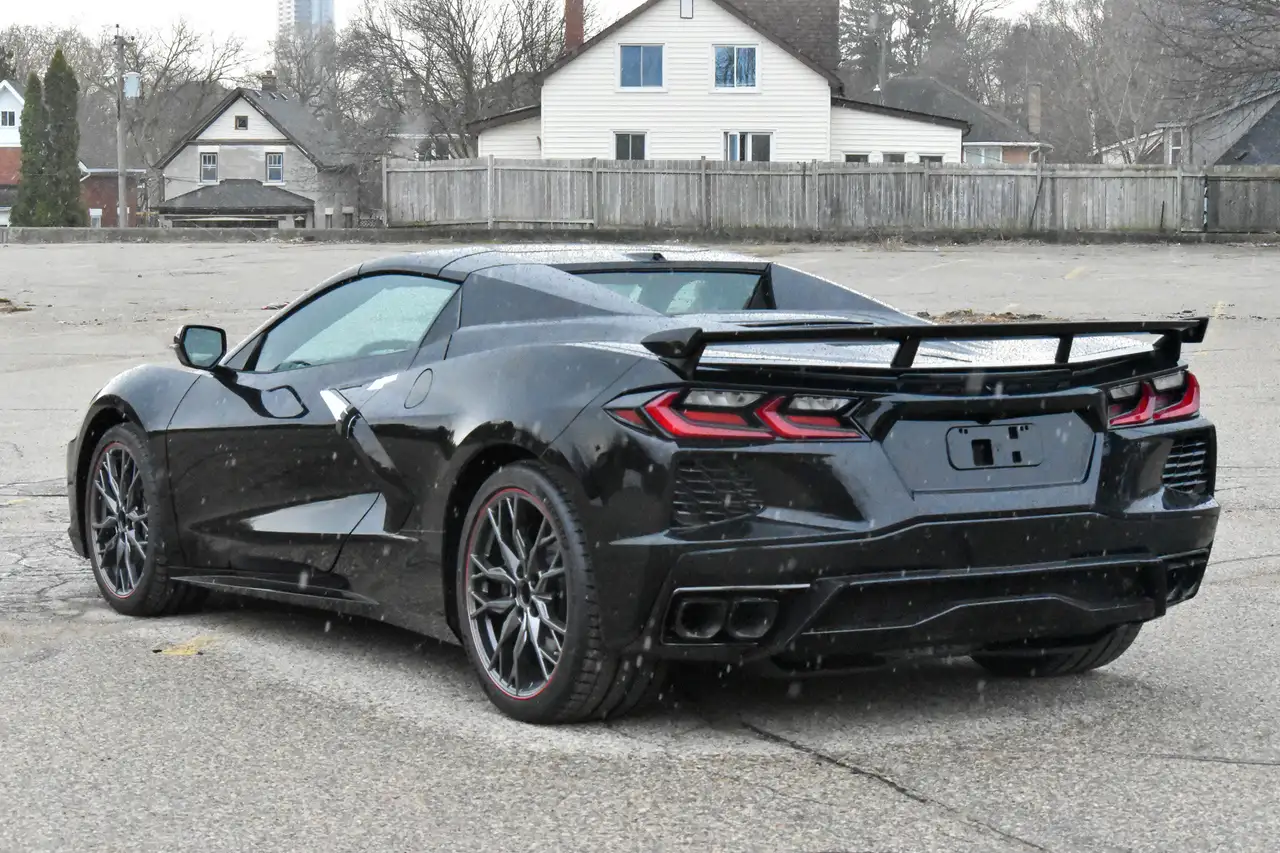 Chevrolet Corvette снимка Chevrolet Corvette