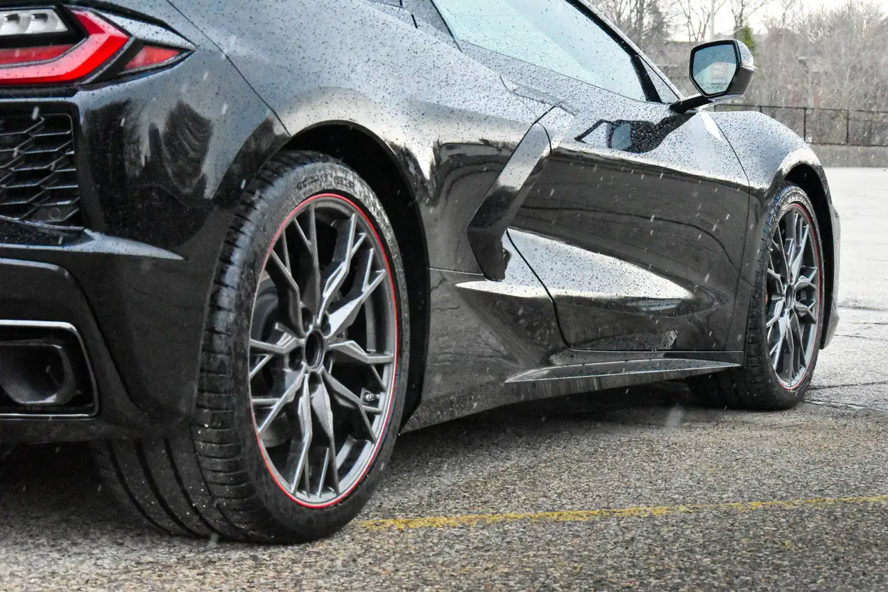 Chevrolet Corvette снимка Chevrolet Corvette