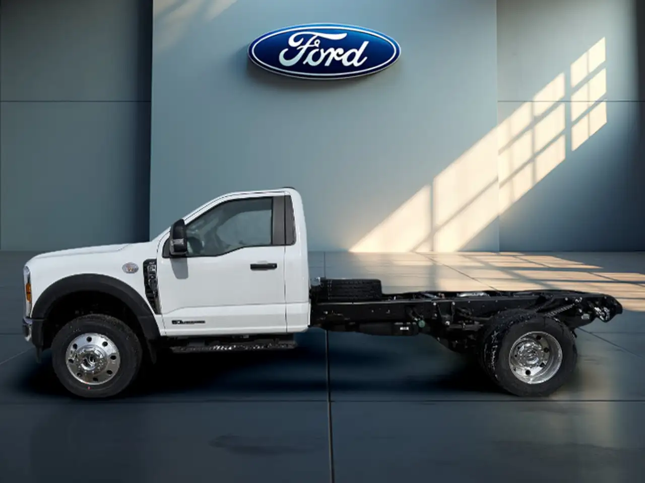 Ford F-600 Super Duty снимка Ford F-600 Super Duty