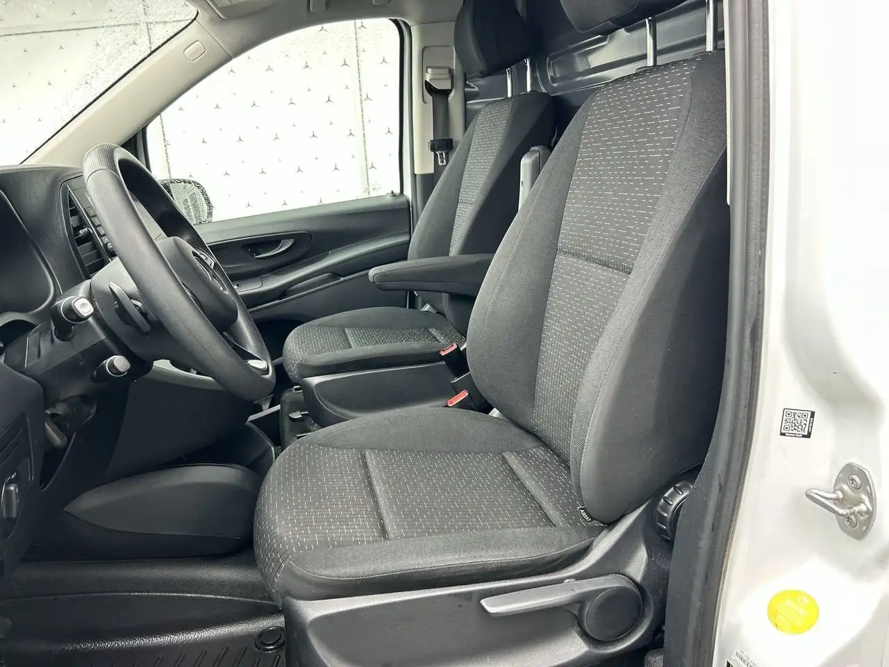 Mercedes-Benz Metris Cargo Van снимка Mercedes-Benz Metris Cargo Van