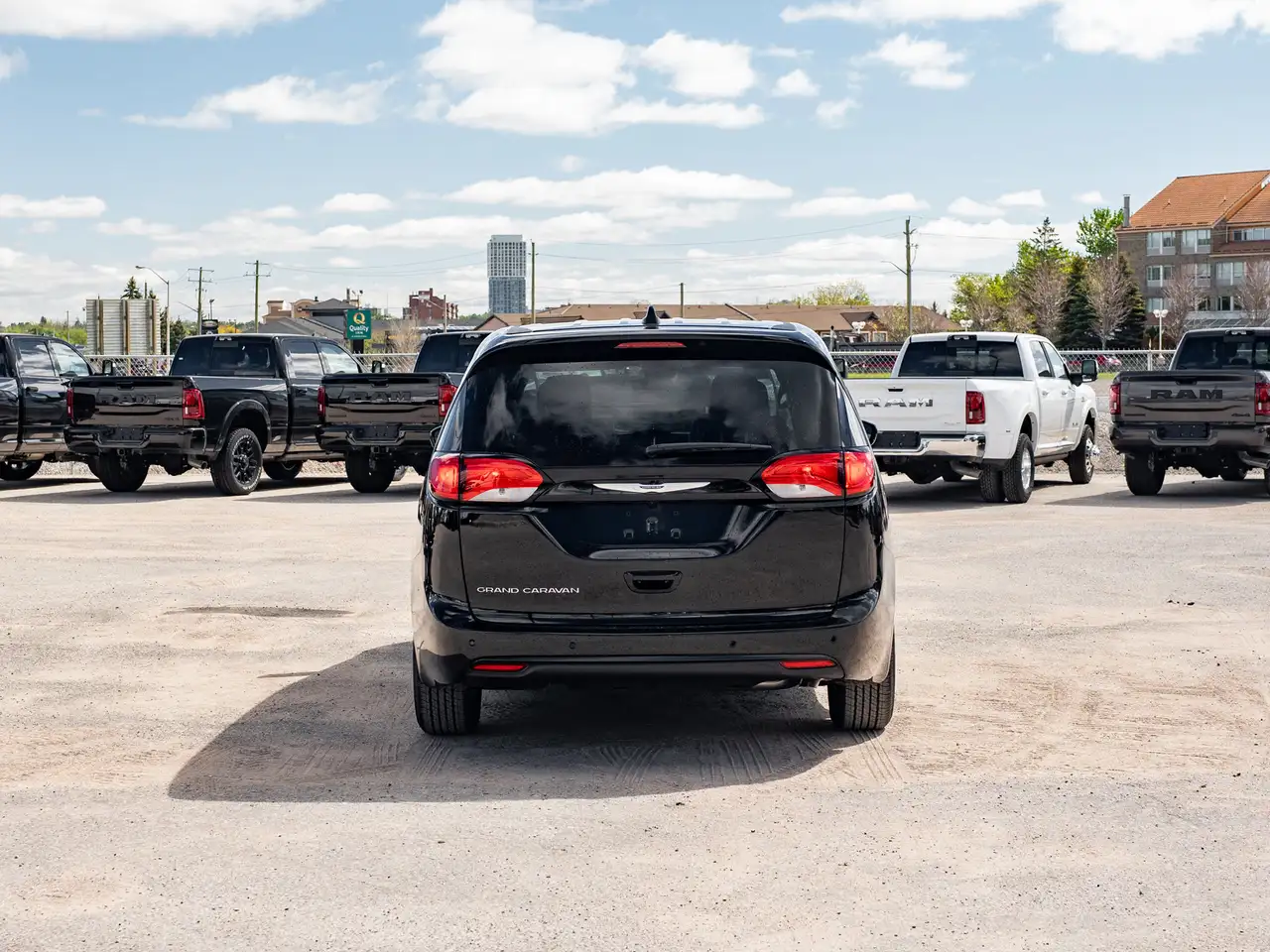Chrysler Grand Caravan снимка Chrysler Grand Caravan
