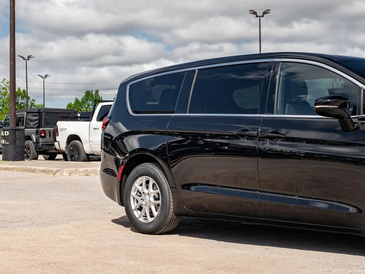 Chrysler Grand Caravan снимка Chrysler Grand Caravan