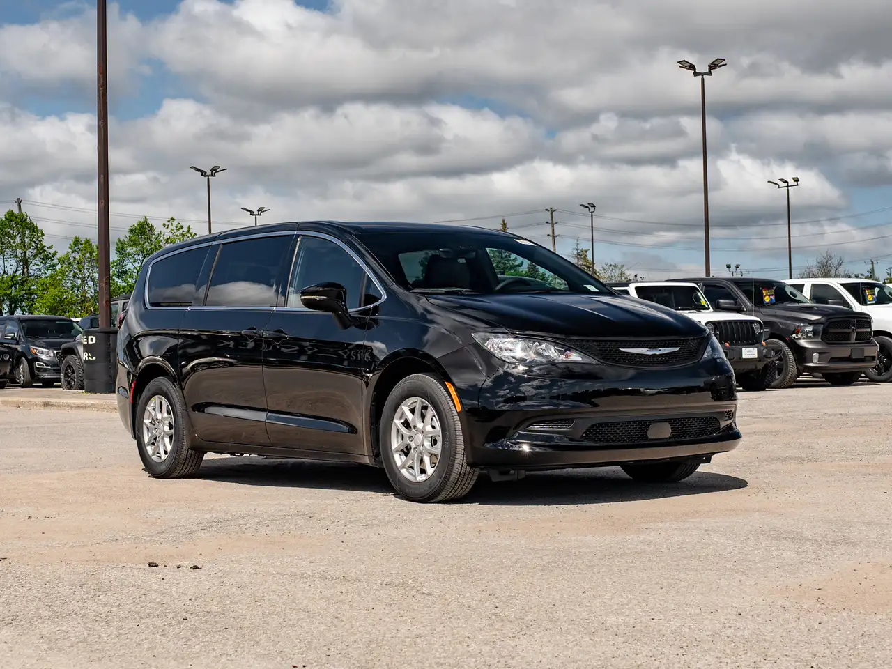 Chrysler Grand Caravan снимка Chrysler Grand Caravan