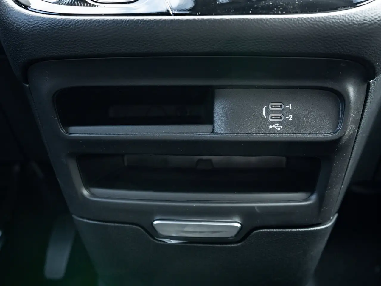 Chrysler Grand Caravan снимка Chrysler Grand Caravan