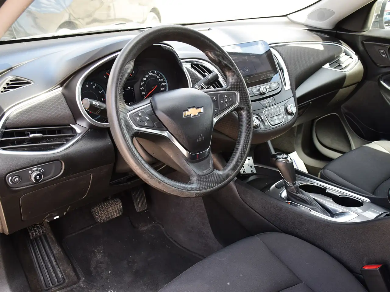 Chevrolet Malibu снимка Chevrolet Malibu