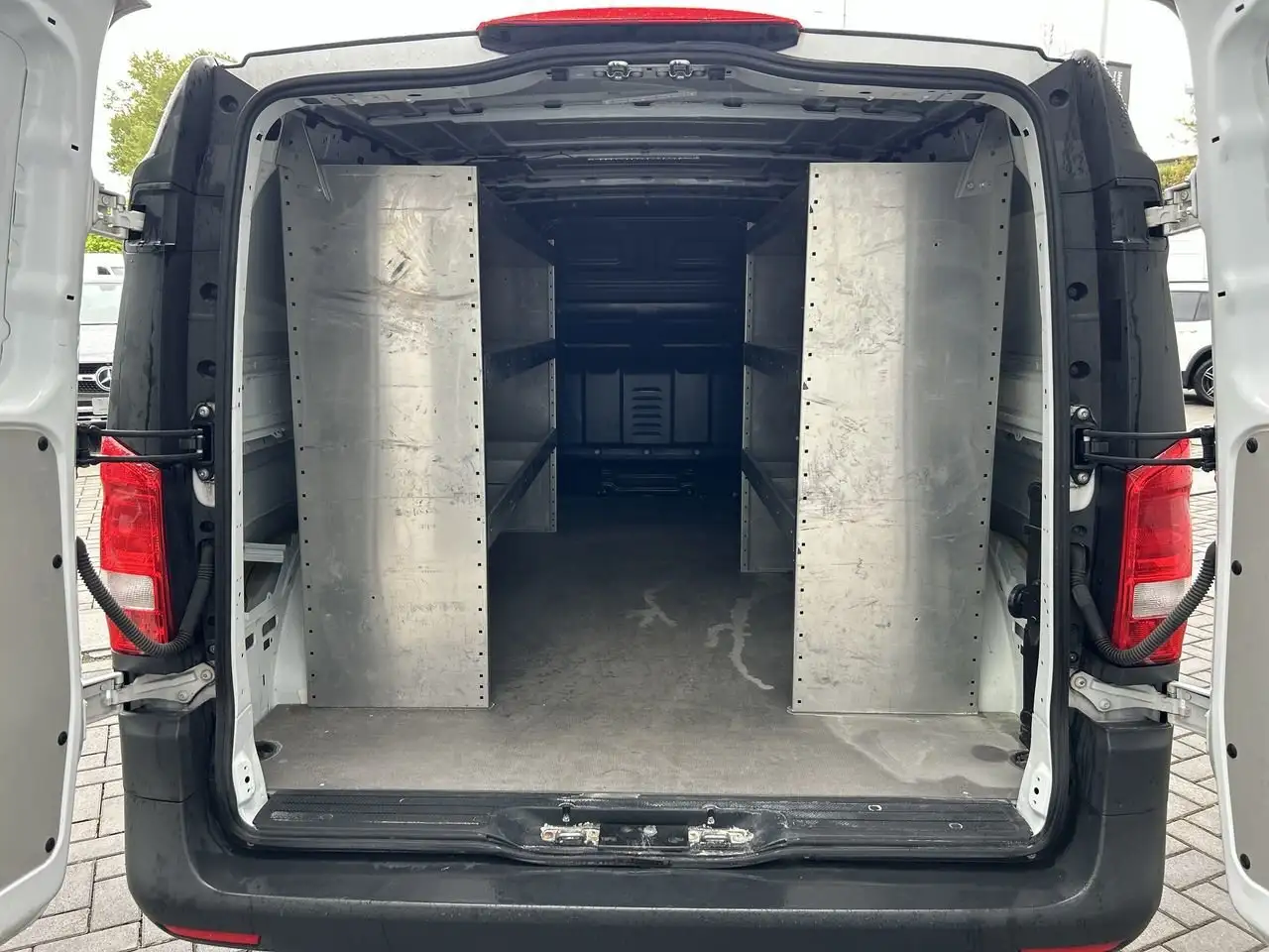 Mercedes-Benz Metris Cargo Van снимка Mercedes-Benz Metris Cargo Van