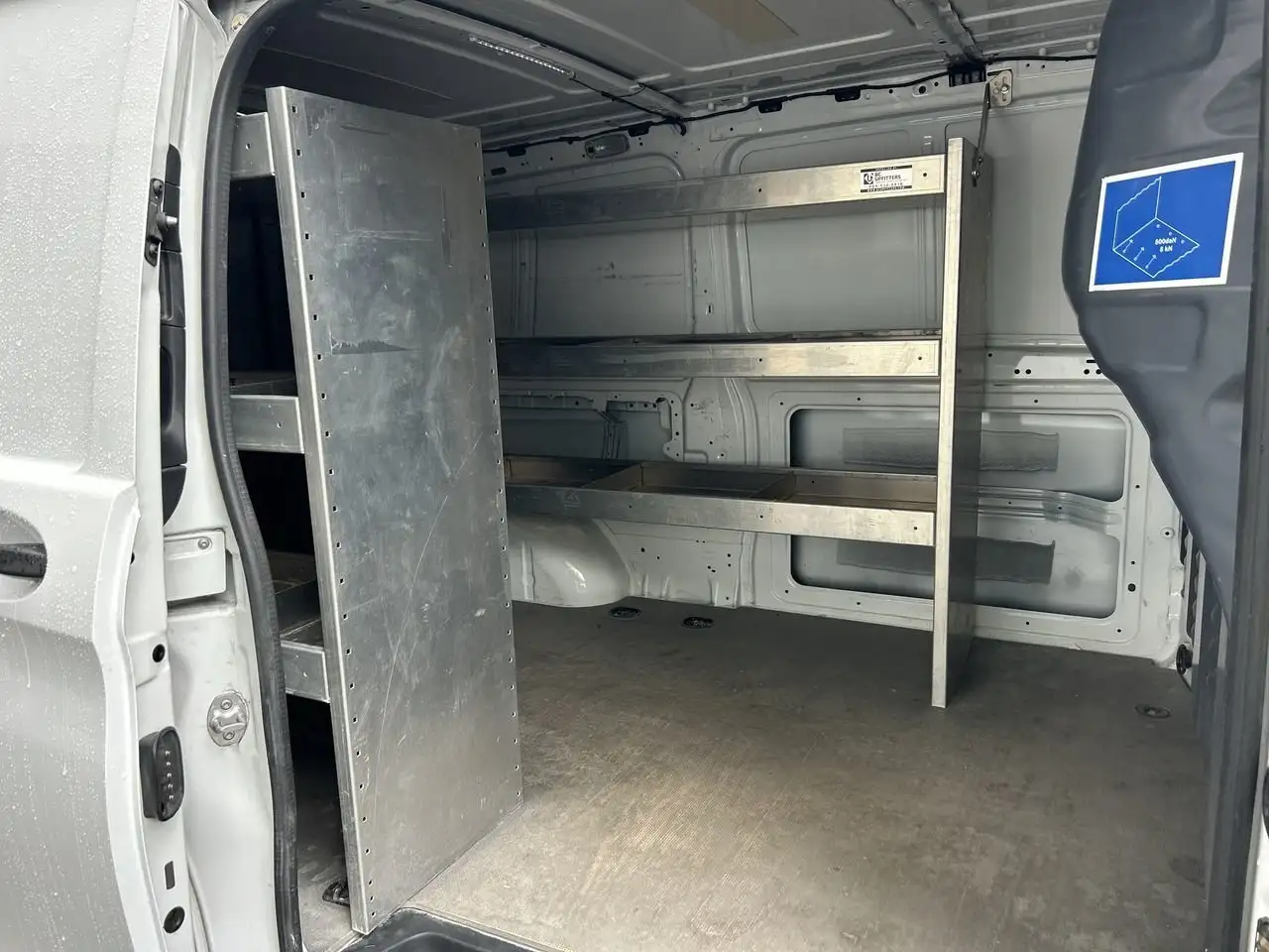 Mercedes-Benz Metris Cargo Van снимка Mercedes-Benz Metris Cargo Van