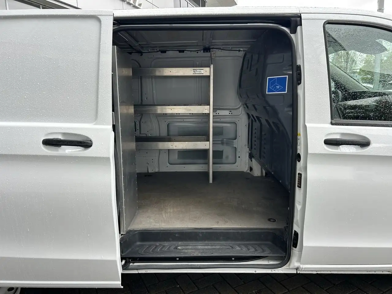 Mercedes-Benz Metris Cargo Van снимка Mercedes-Benz Metris Cargo Van