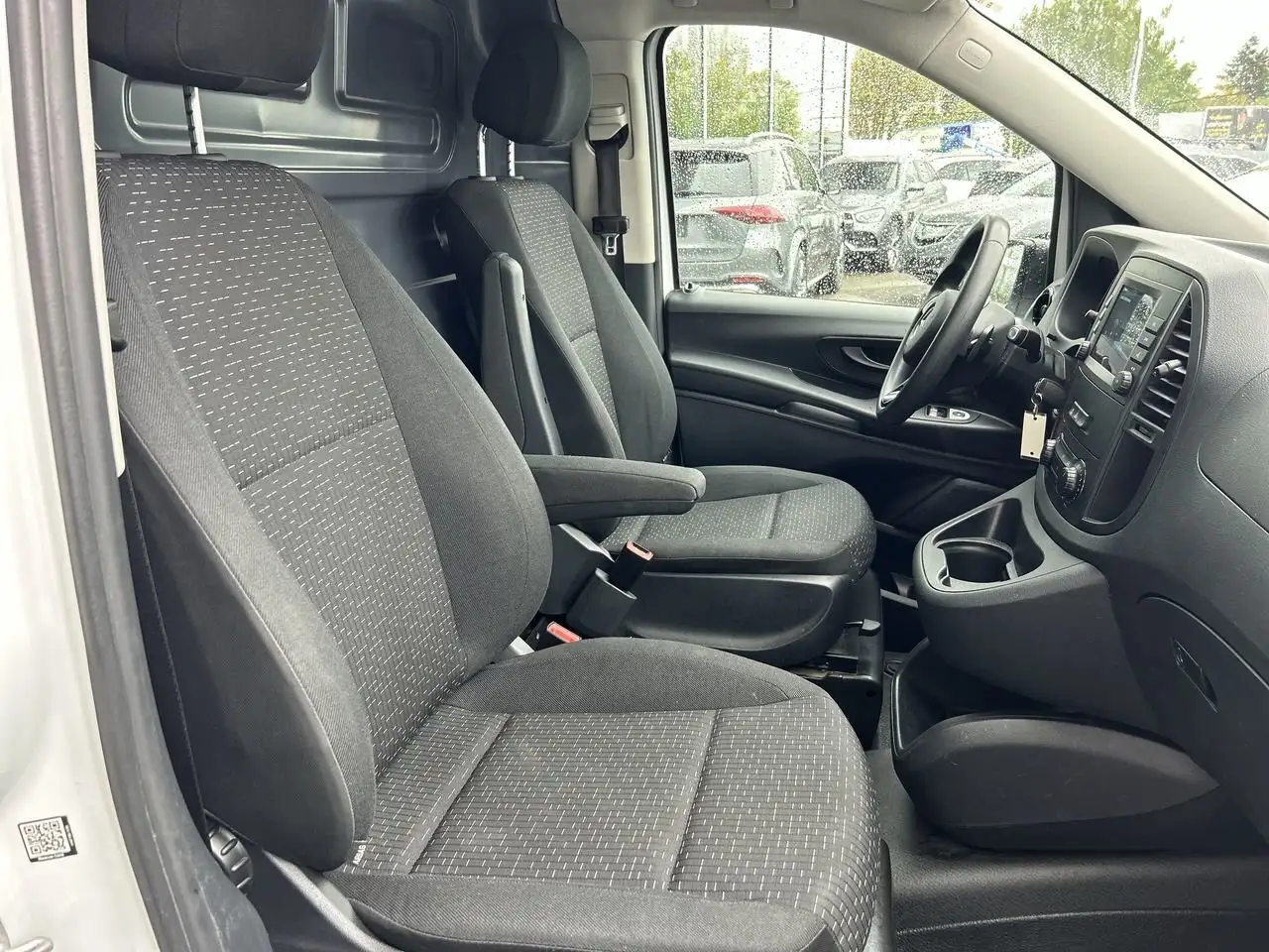Mercedes-Benz Metris Cargo Van снимка Mercedes-Benz Metris Cargo Van