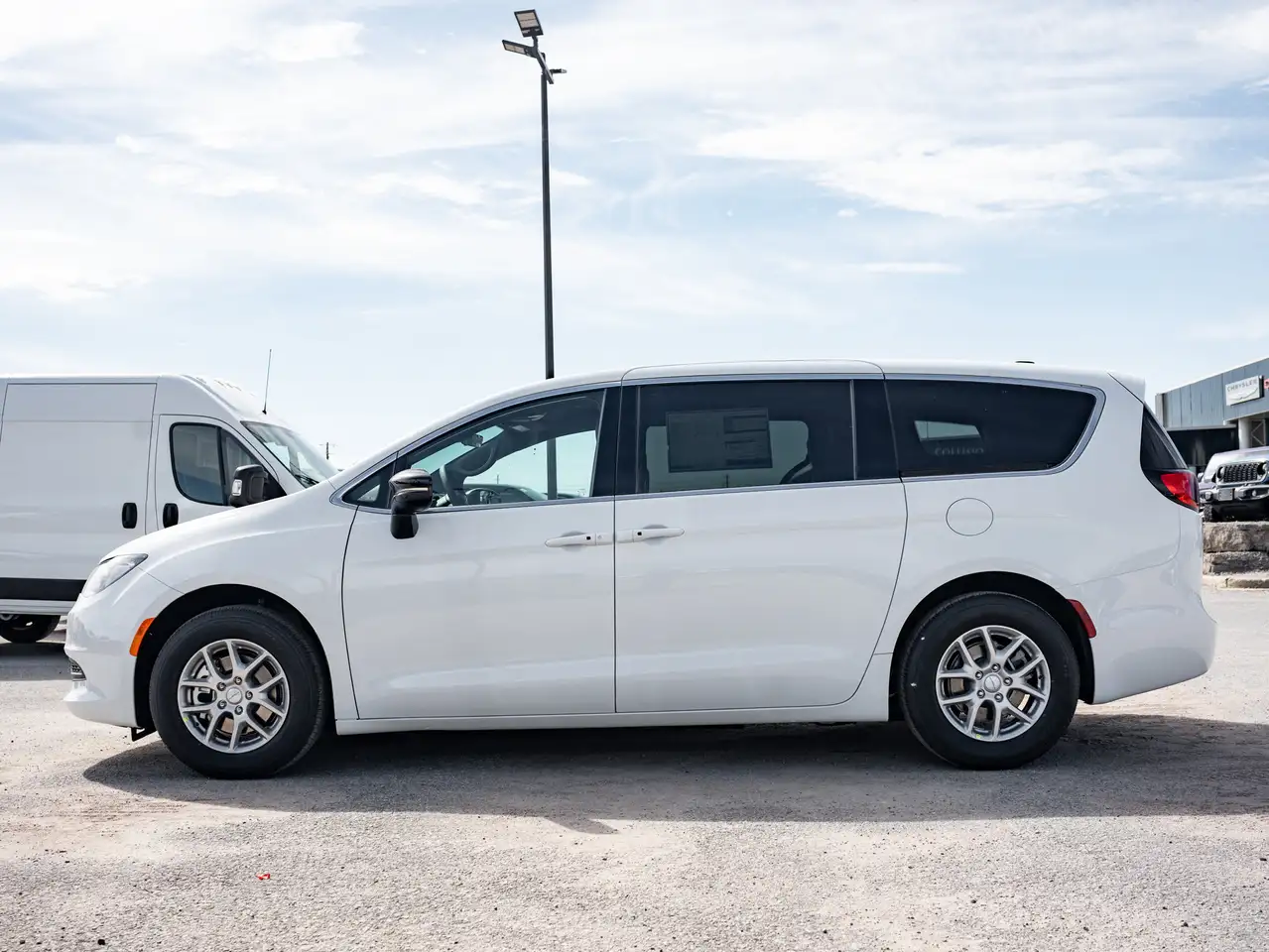 Chrysler Grand Caravan photo Chrysler Grand Caravan