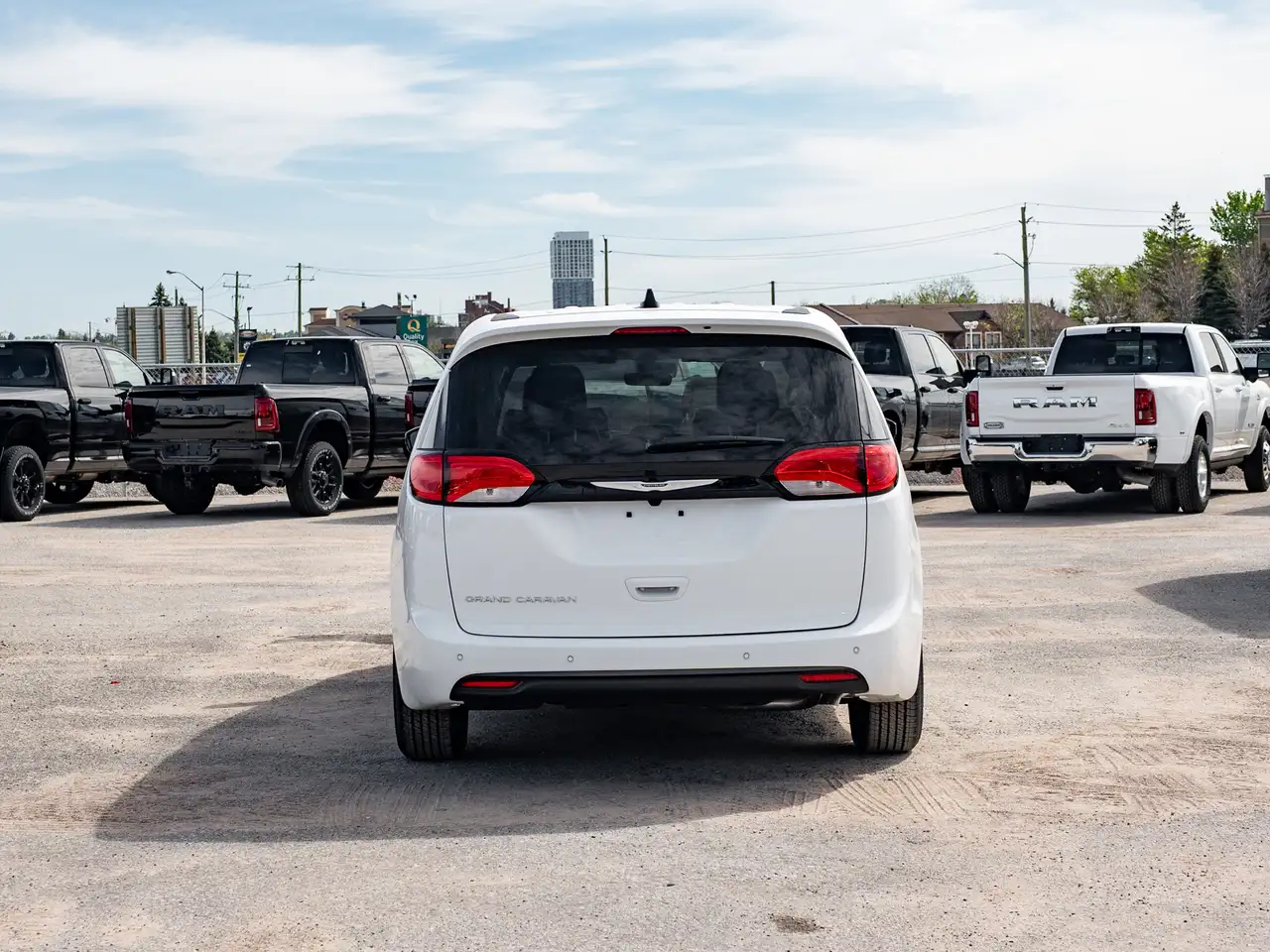 Chrysler Grand Caravan photo Chrysler Grand Caravan