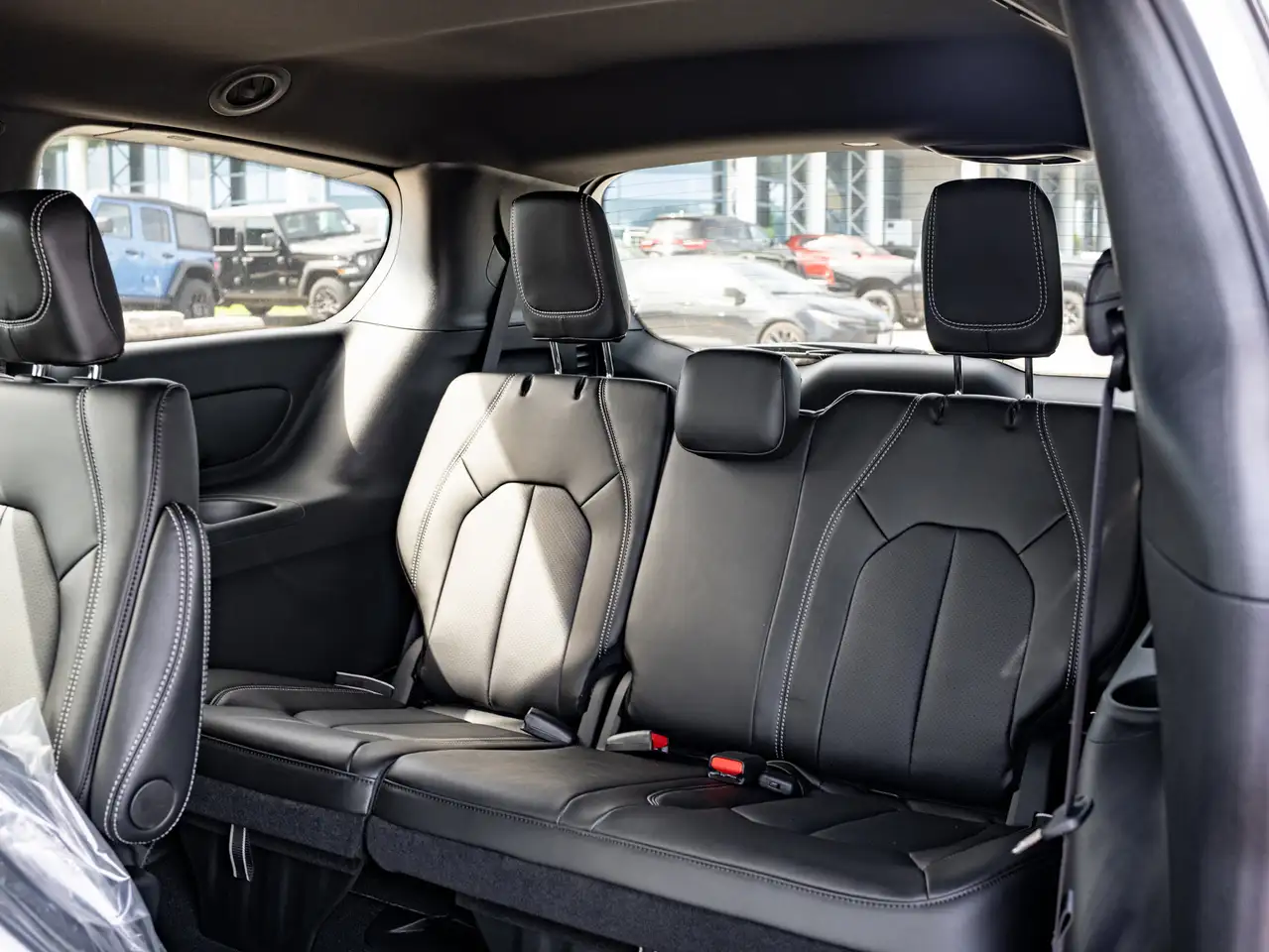 Chrysler Grand Caravan photo Chrysler Grand Caravan