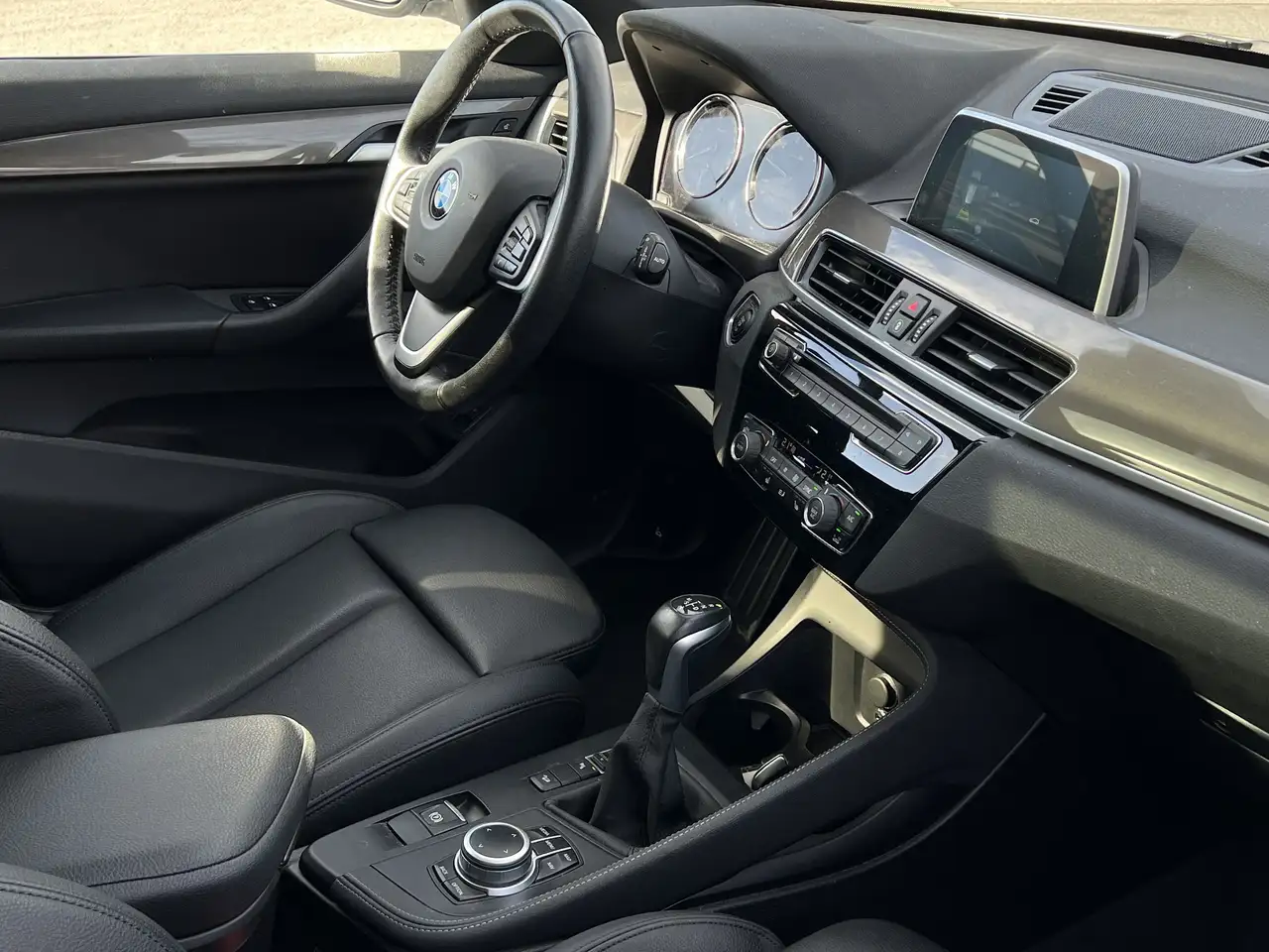 BMW X1 photo BMW X1