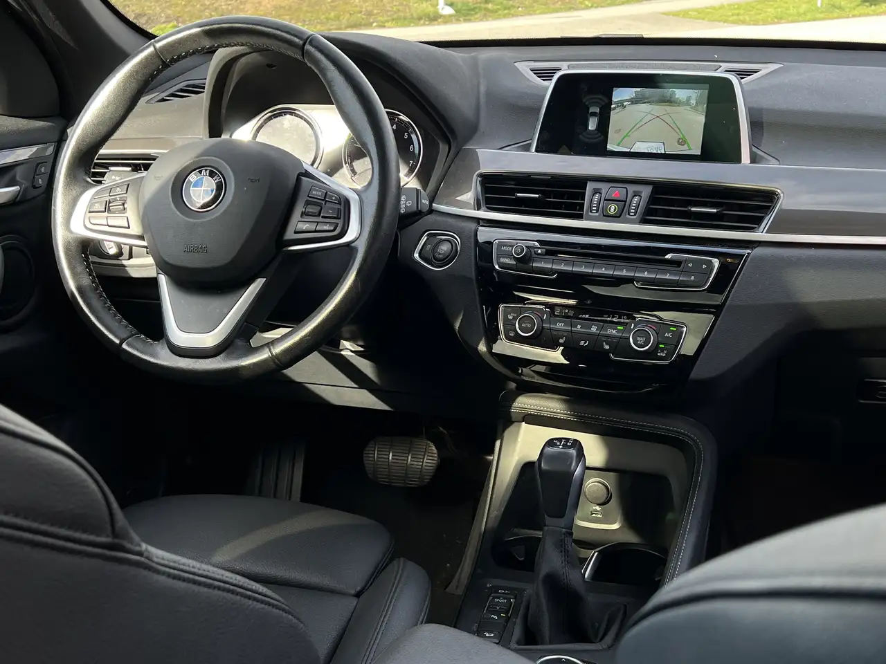 BMW X1 photo BMW X1