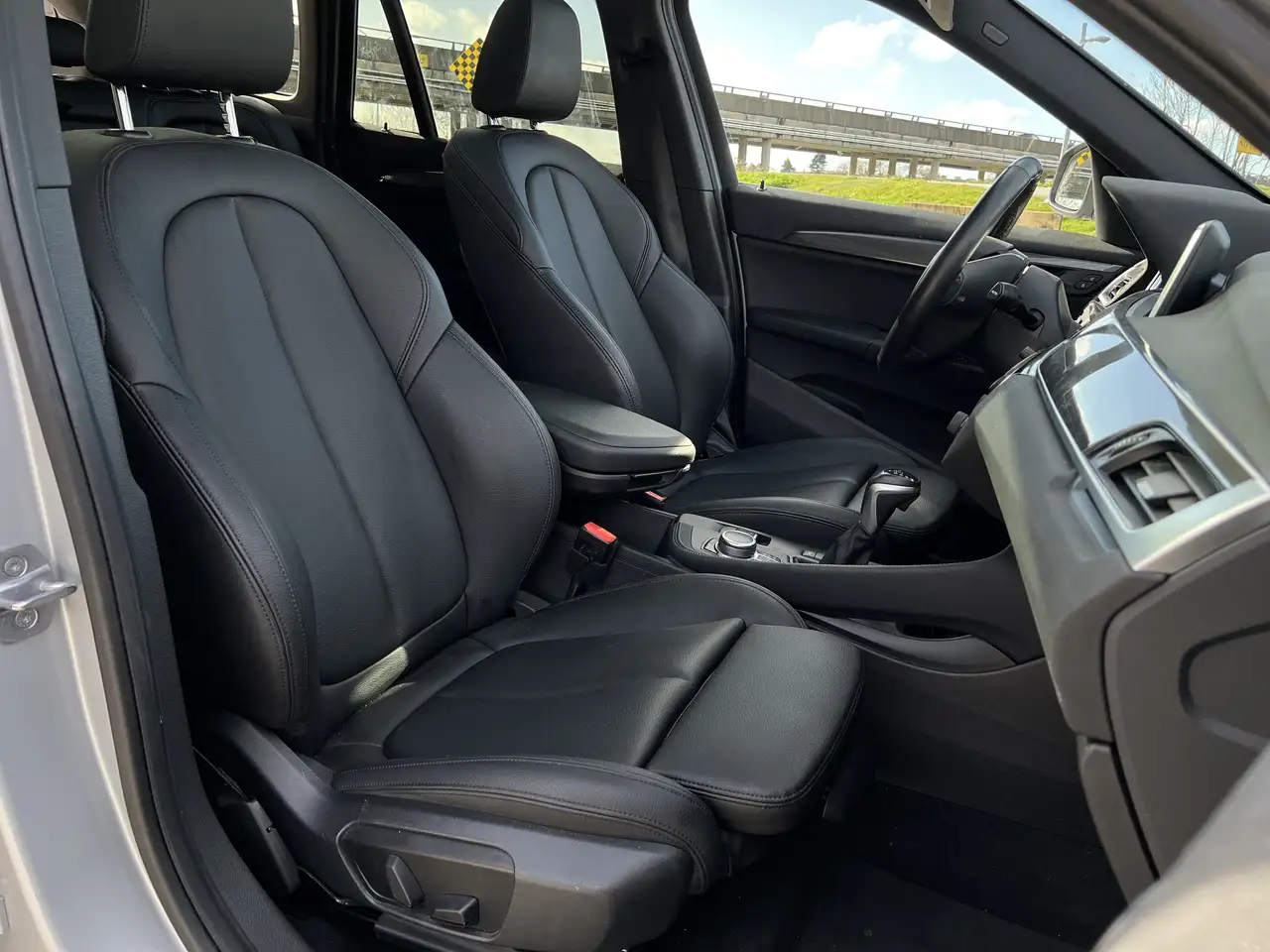 BMW X1 photo BMW X1