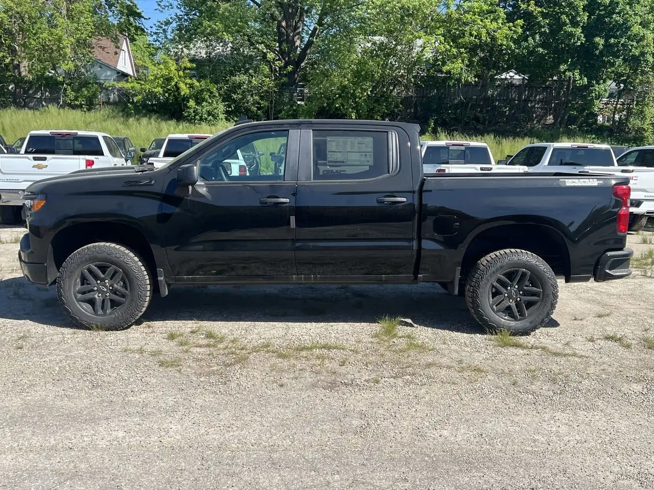 Chevrolet Silverado 1500 photo Chevrolet Silverado 1500