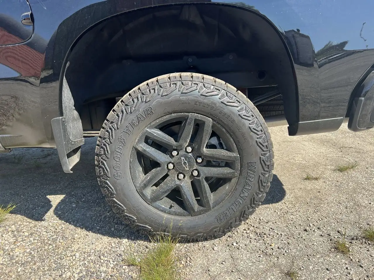 Chevrolet Silverado 1500 photo Chevrolet Silverado 1500