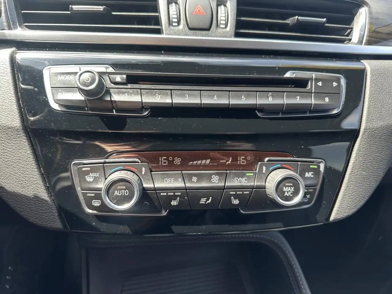BMW X1 снимка BMW X1