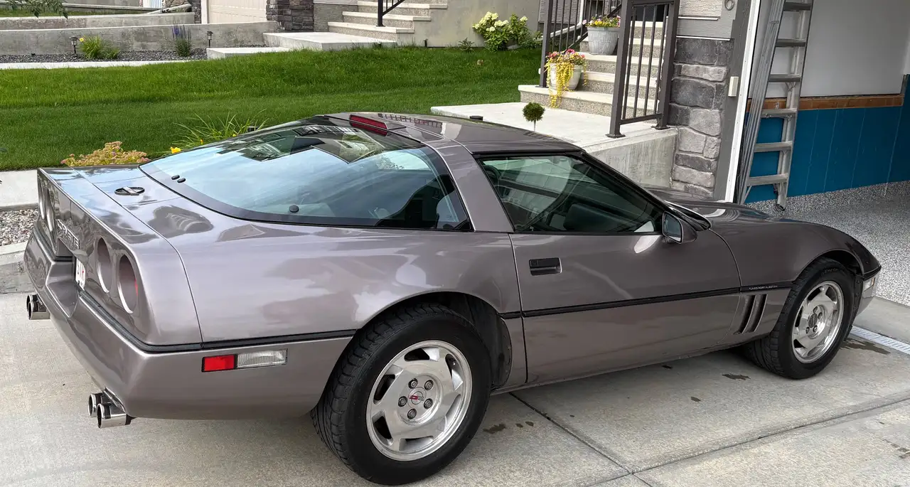 Chevrolet Corvette photo Chevrolet Corvette