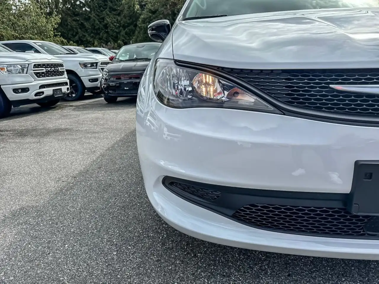 Chrysler Grand Caravan photo Chrysler Grand Caravan