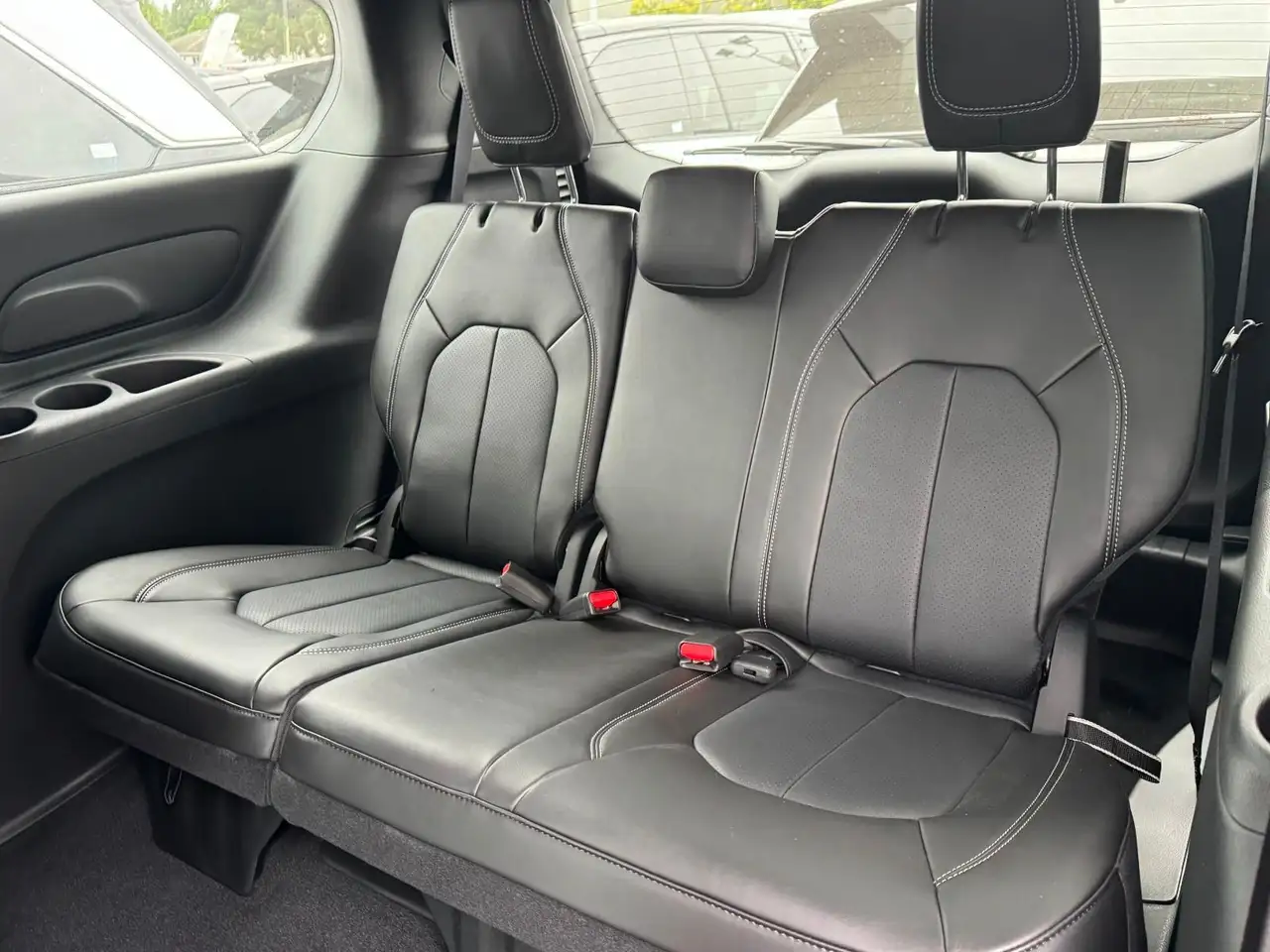 Chrysler Grand Caravan photo Chrysler Grand Caravan