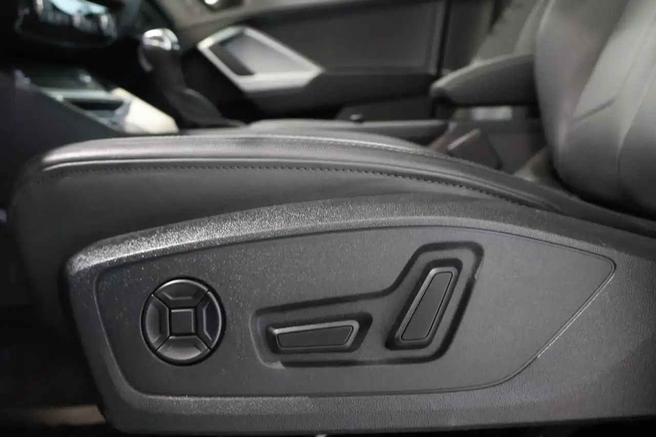 Audi Q3 снимка Audi Q3