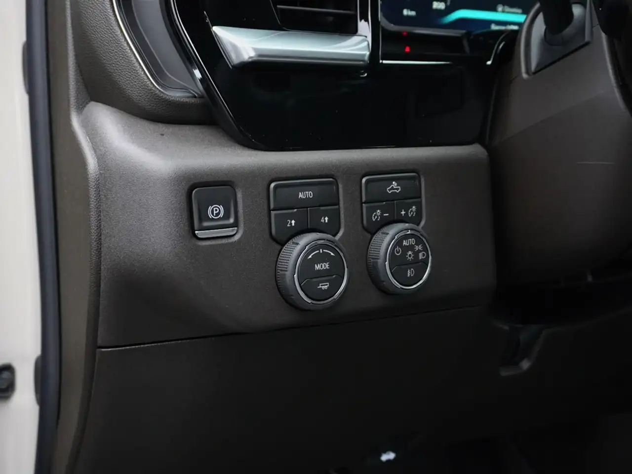 Chevrolet Silverado 1500 photo Chevrolet Silverado 1500