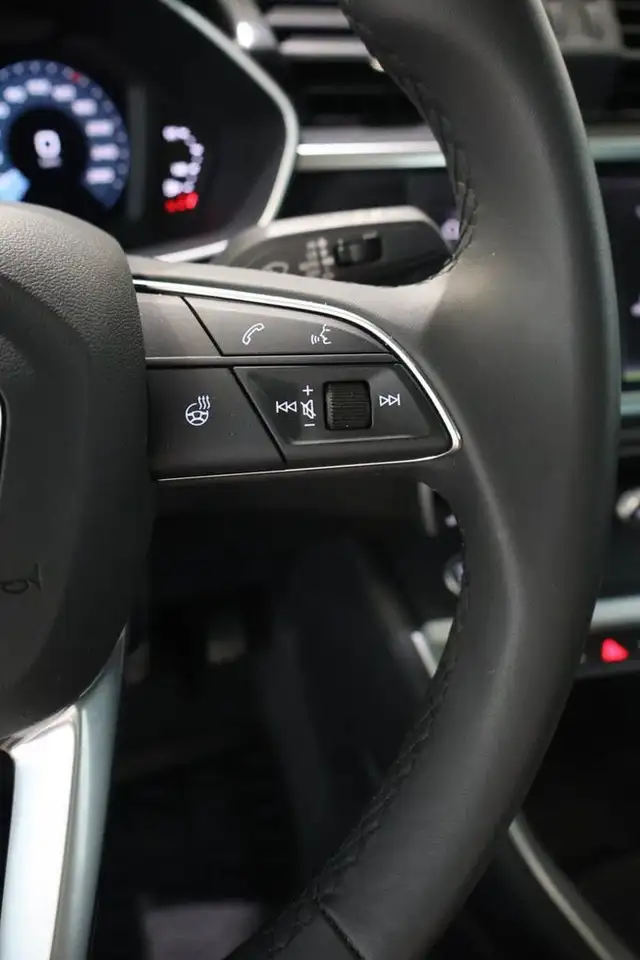 Audi Q3 снимка Audi Q3