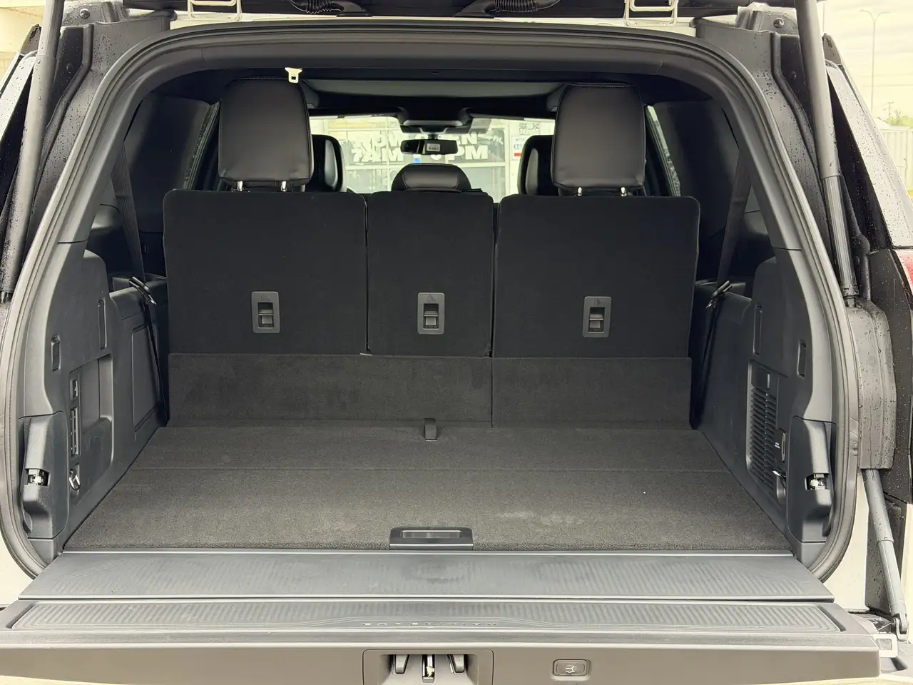 Ford Expedition снимка Ford Expedition