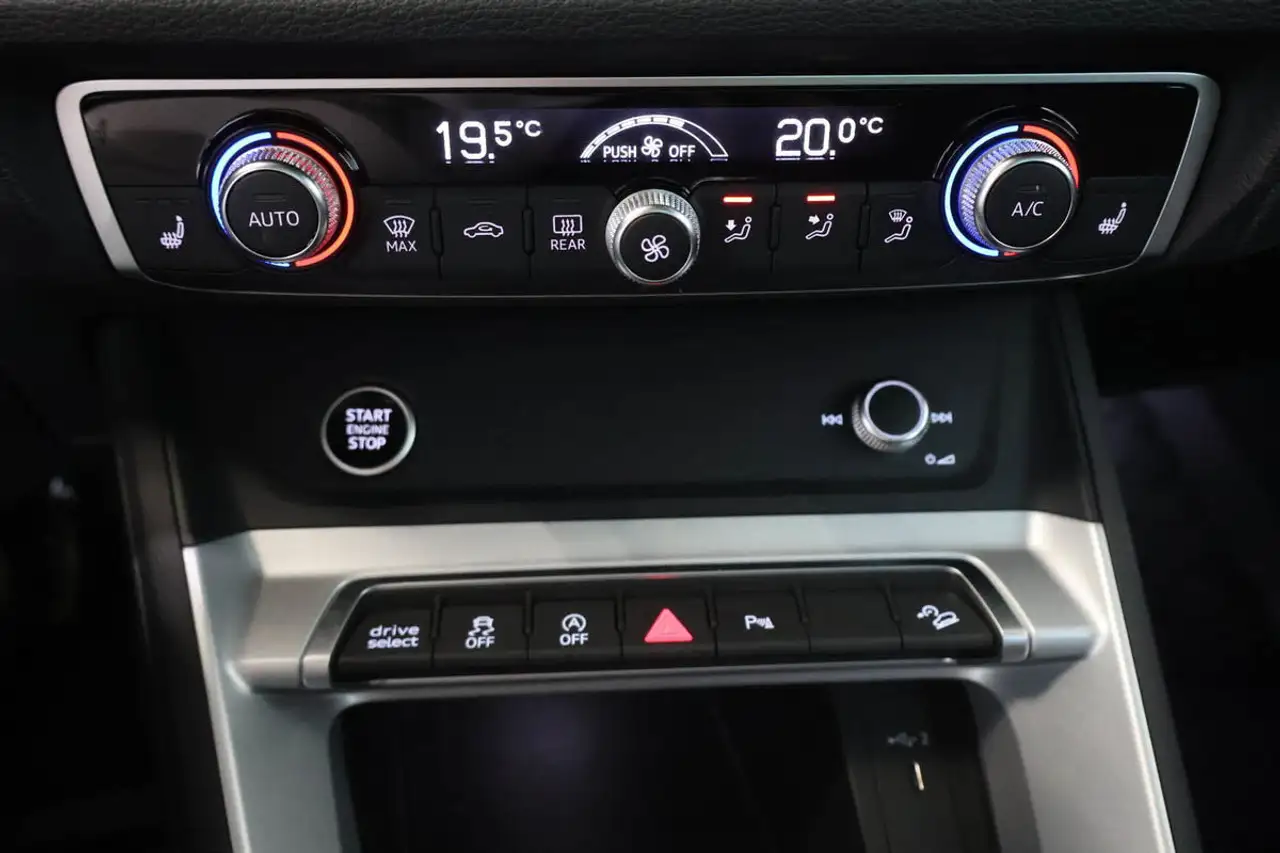 Audi Q3 снимка Audi Q3