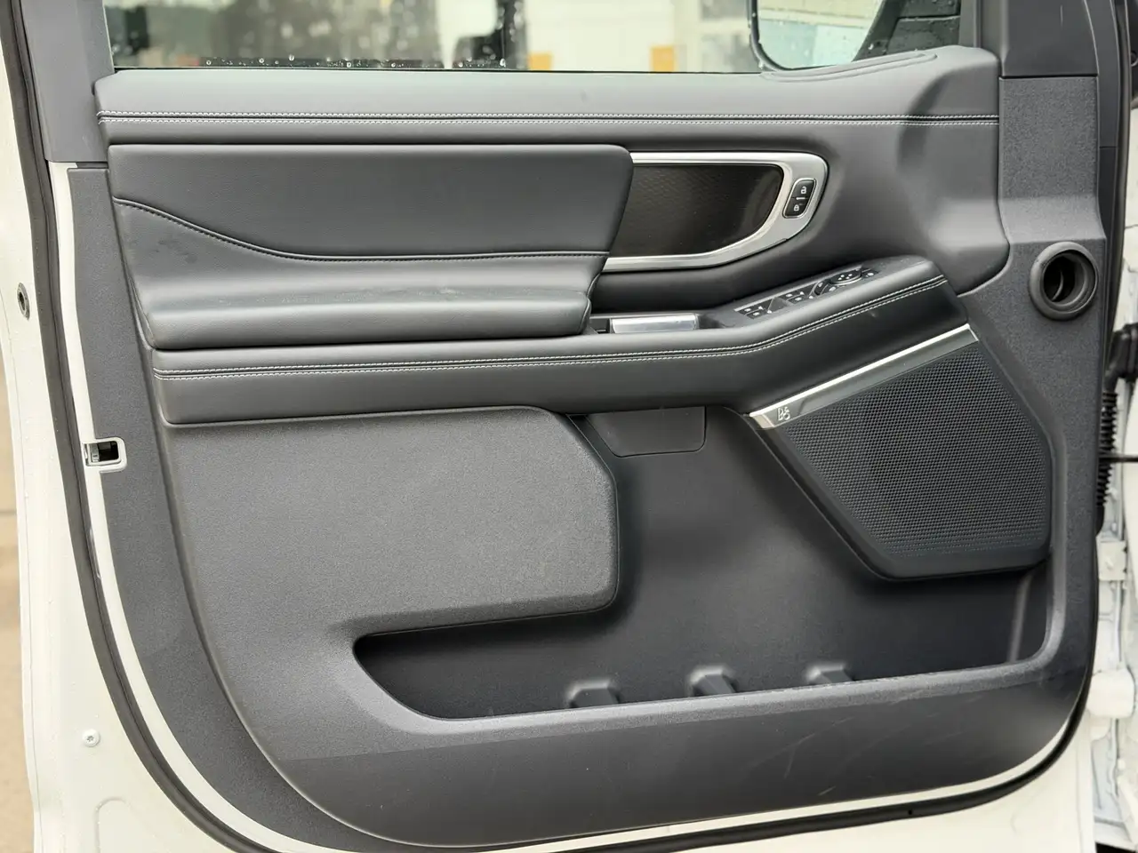 Ford Expedition снимка Ford Expedition