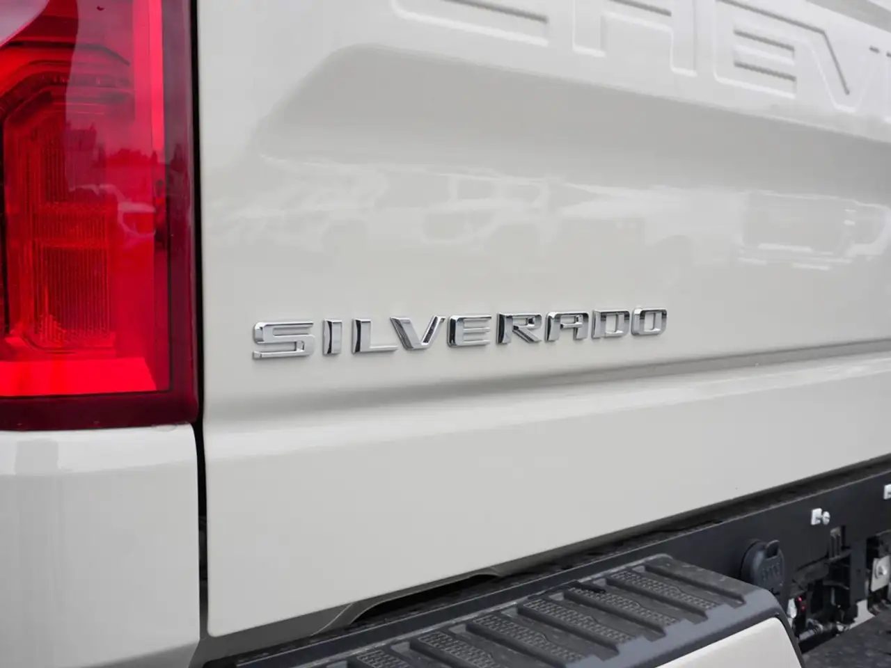 Chevrolet Silverado 1500 photo Chevrolet Silverado 1500