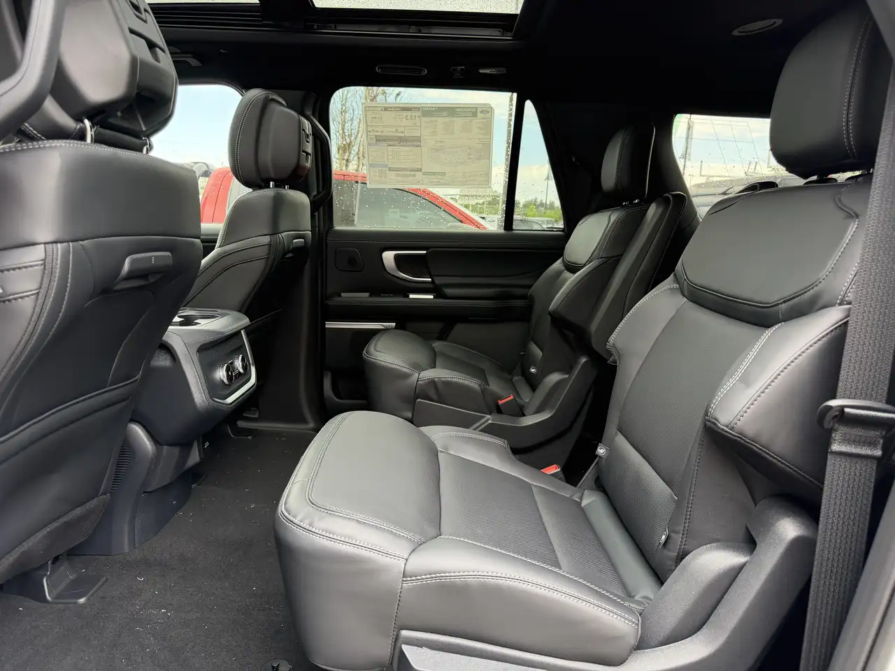 Ford Expedition снимка Ford Expedition