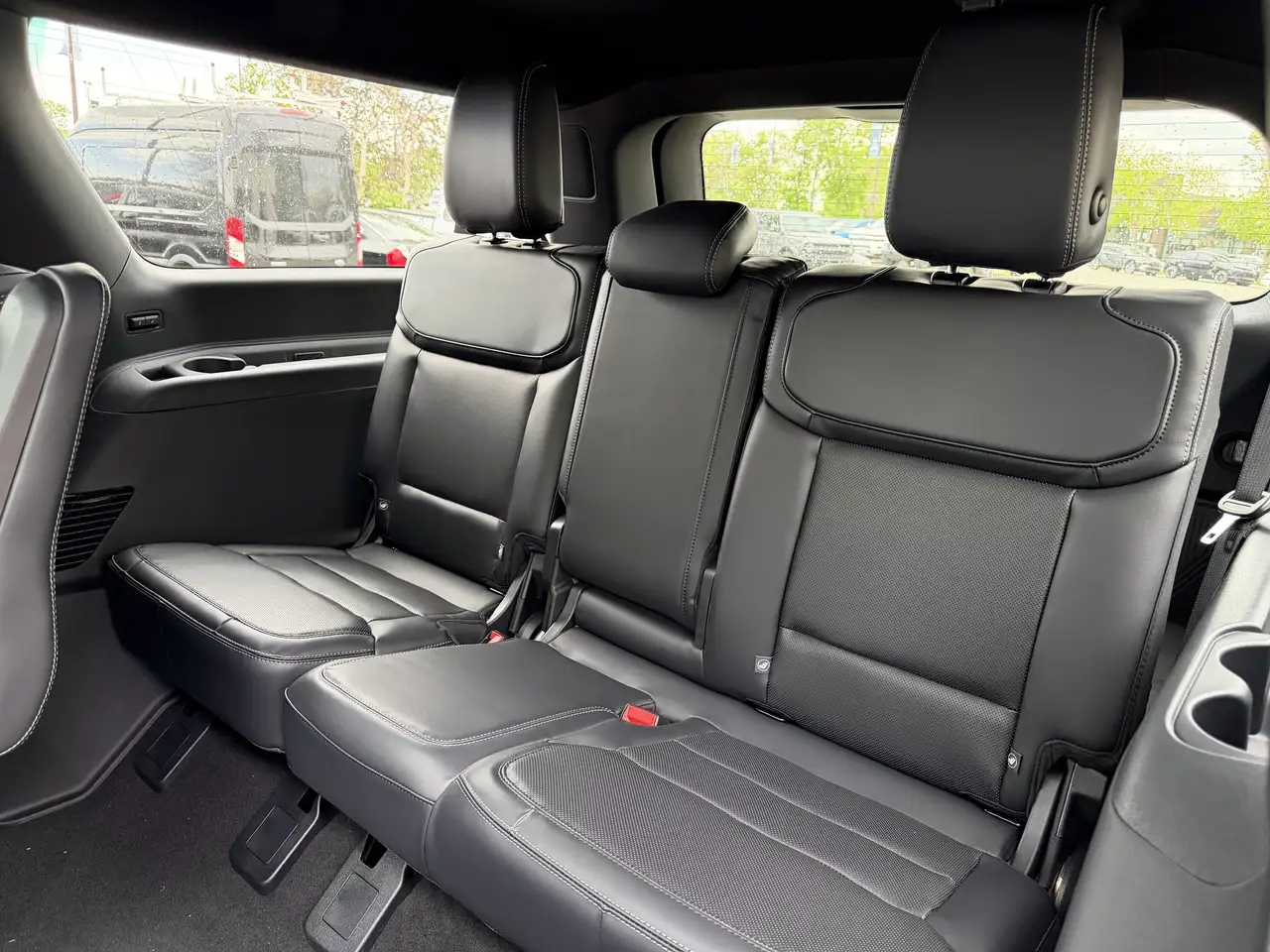Ford Expedition снимка Ford Expedition