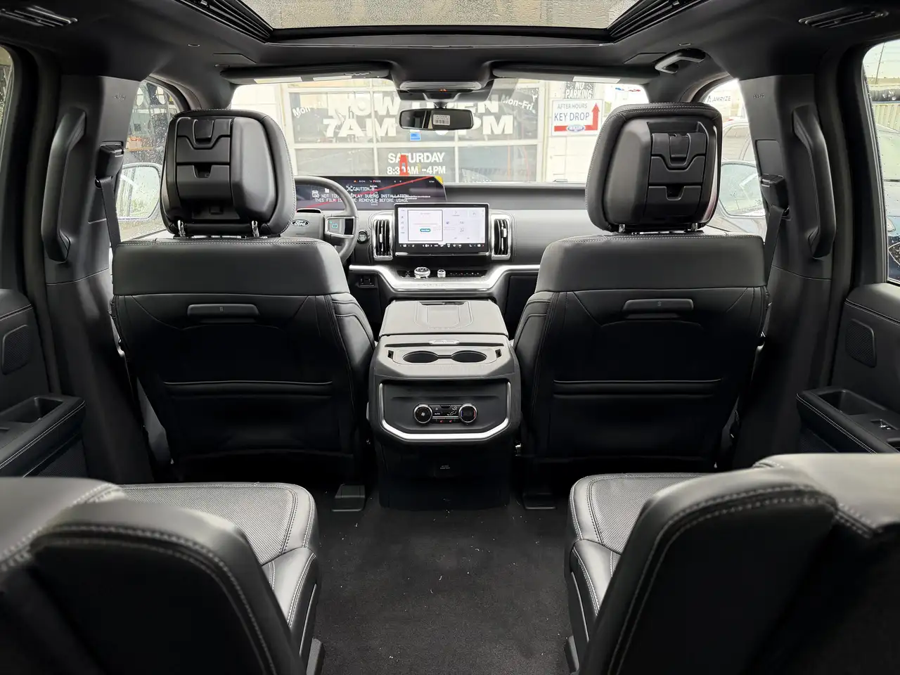 Ford Expedition снимка Ford Expedition