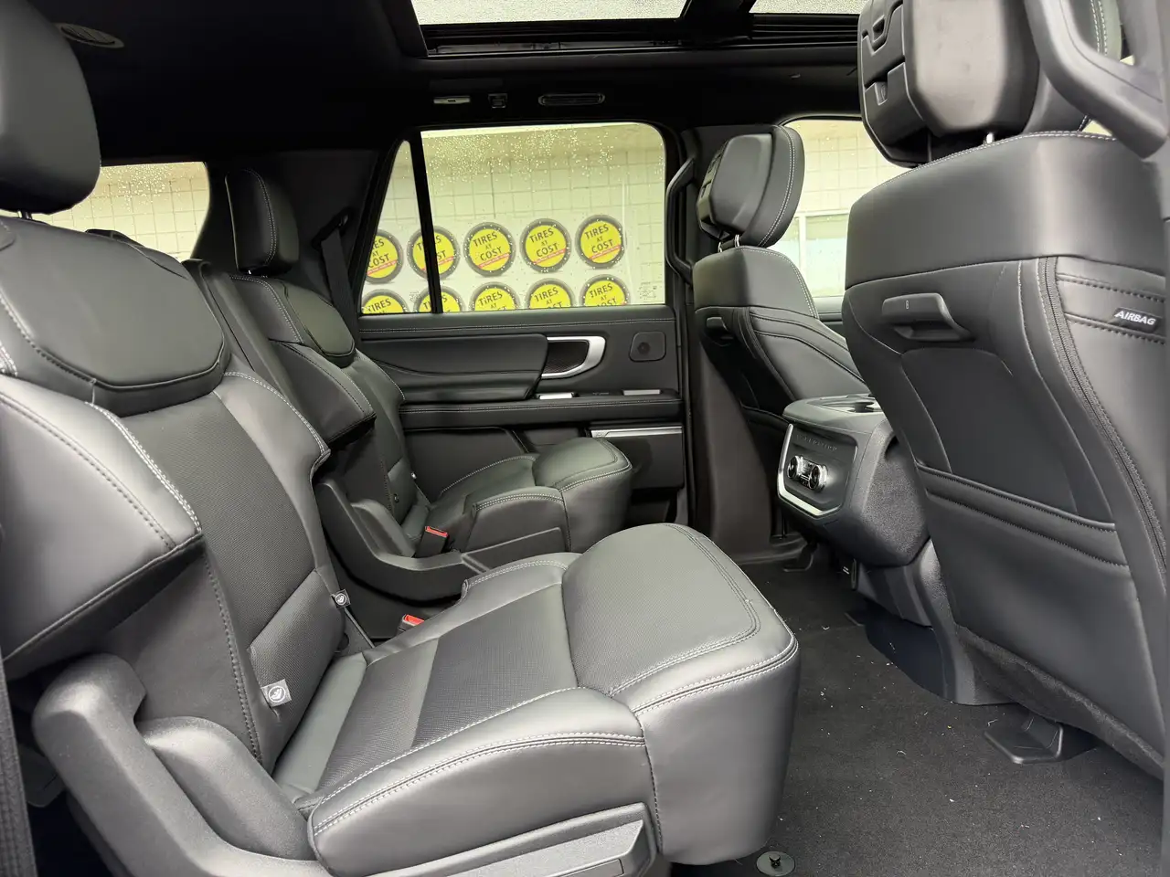 Ford Expedition снимка Ford Expedition