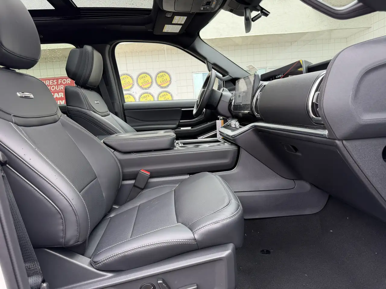 Ford Expedition снимка Ford Expedition