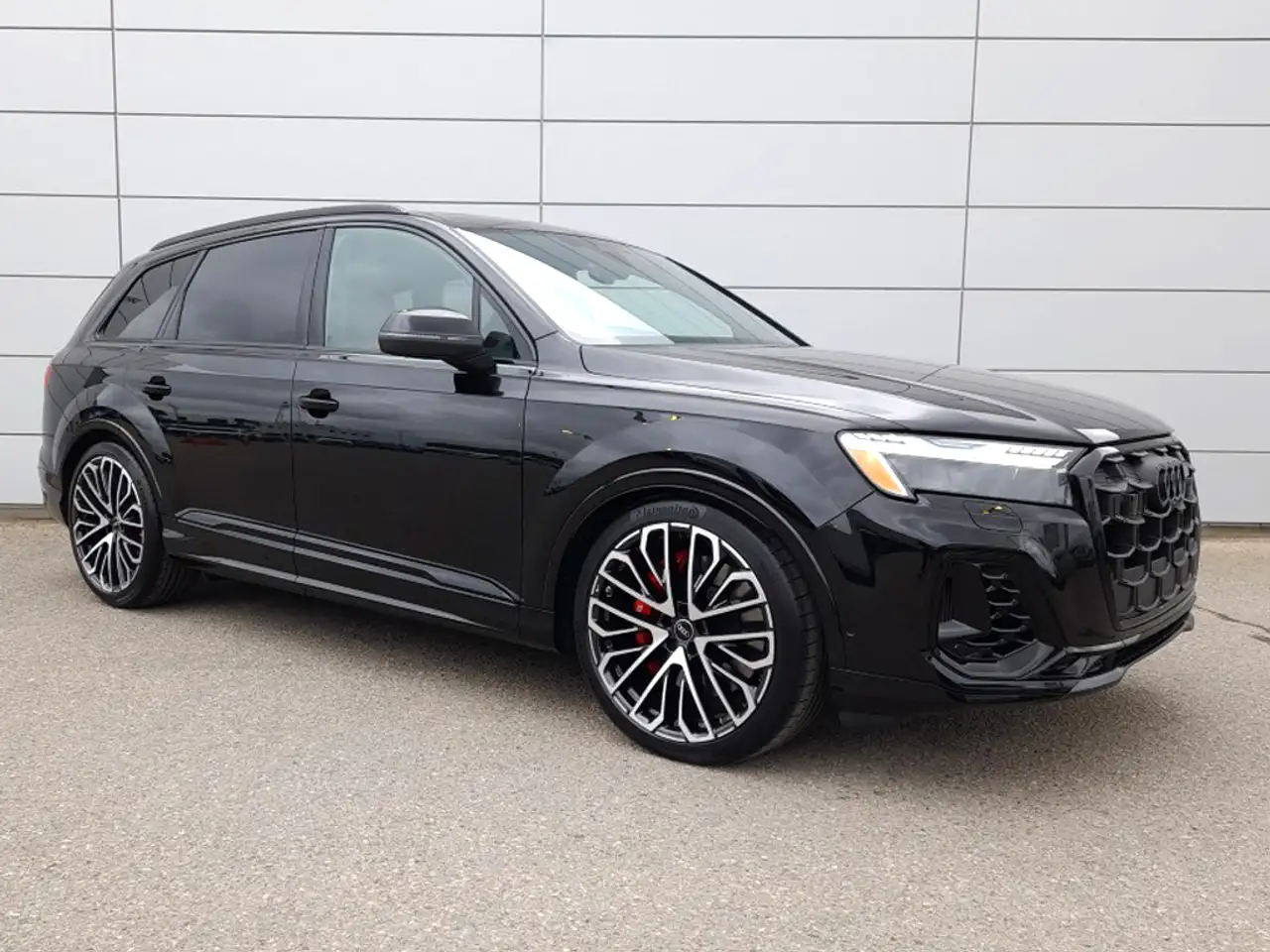 Audi SQ7 снимка Audi SQ7