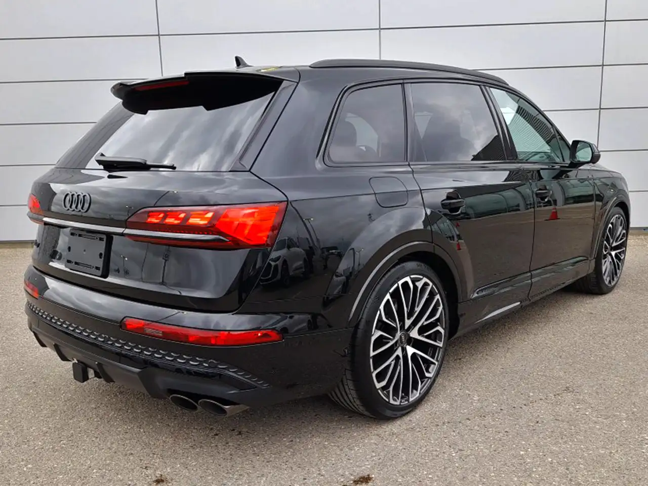 Audi SQ7 снимка Audi SQ7