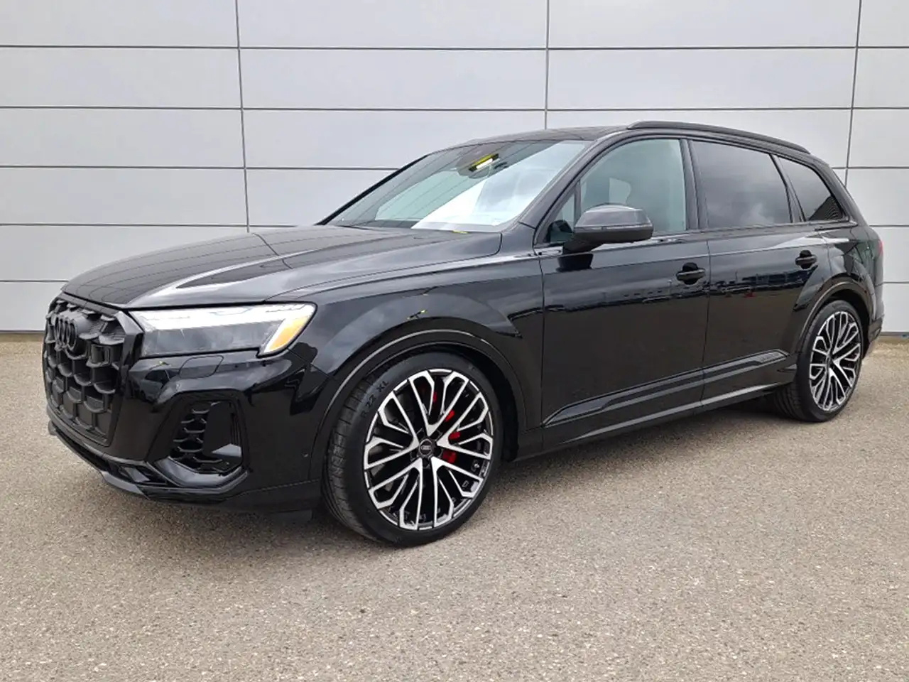 Audi SQ7 снимка Audi SQ7