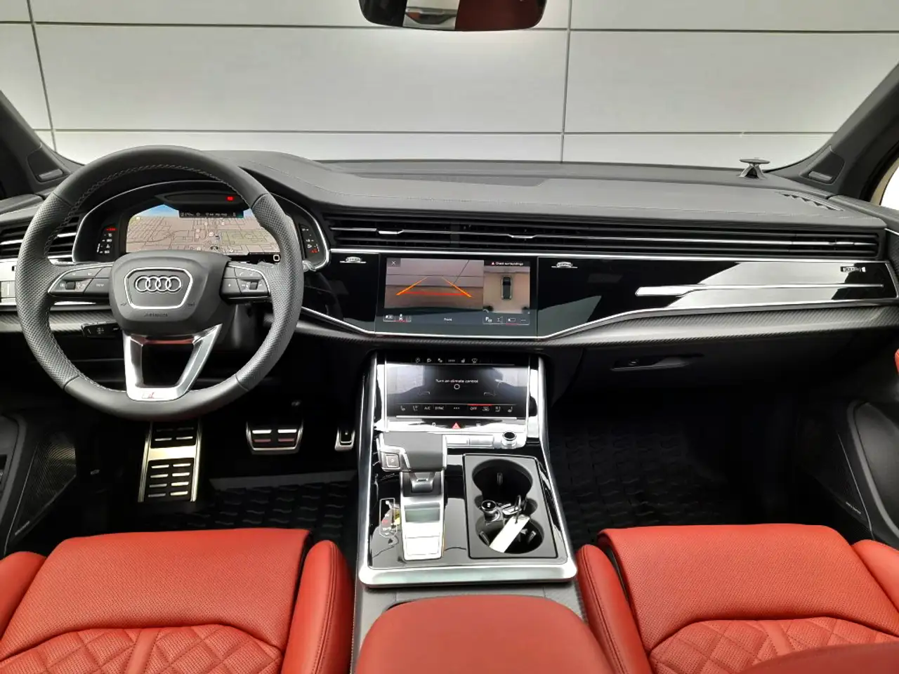 Audi SQ7 снимка Audi SQ7