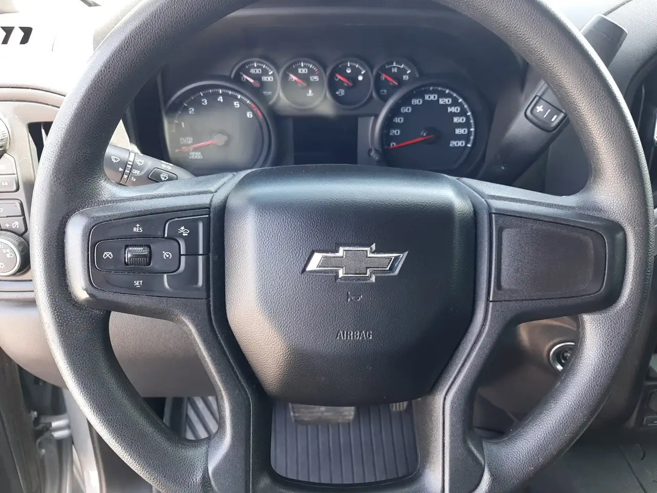 Chevrolet Silverado 1500 photo Chevrolet Silverado 1500