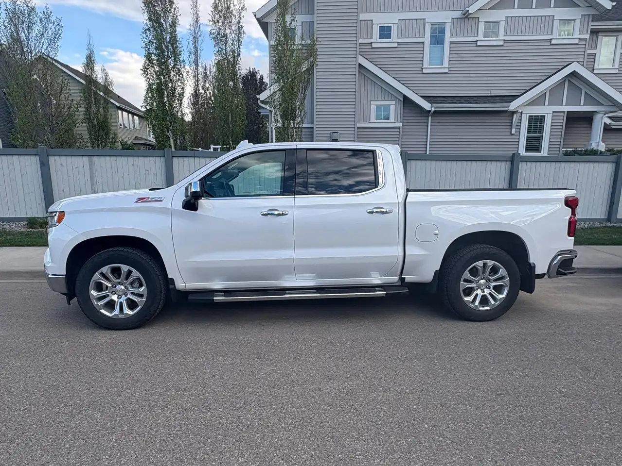 Chevrolet Silverado 1500 photo Chevrolet Silverado 1500