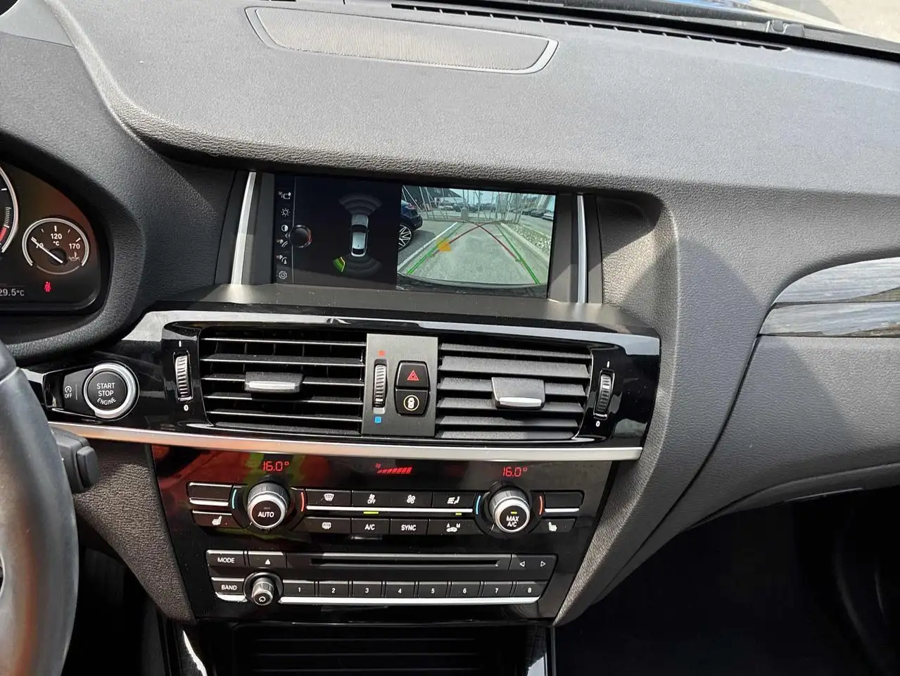 BMW X4 photo BMW X4