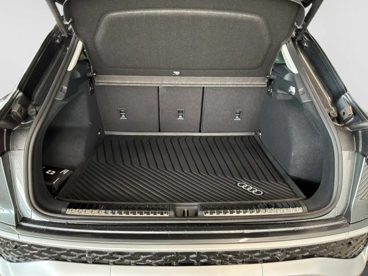 Audi Q3 снимка Audi Q3